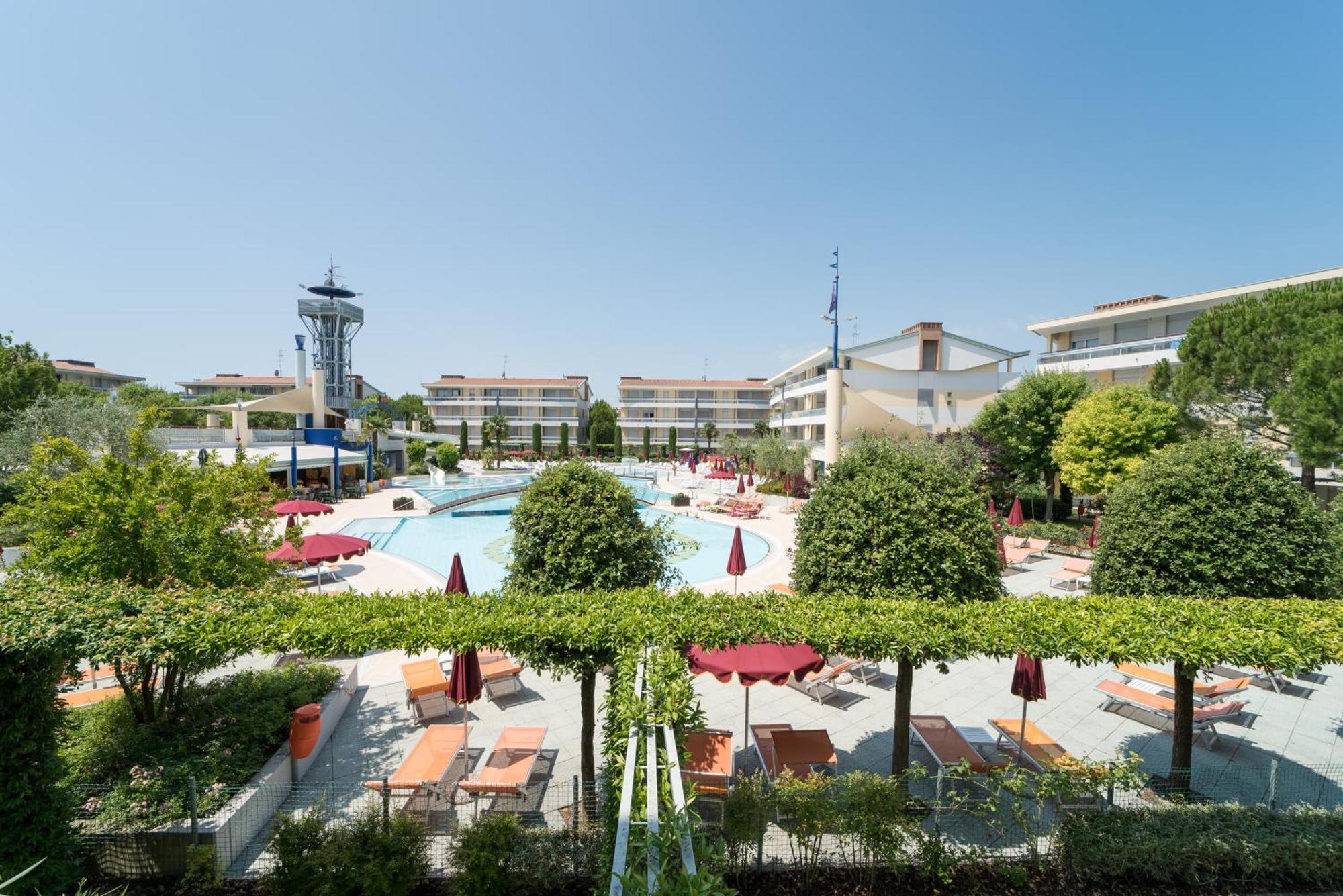 Villaggio Planetarium Resort Bibione Exterior photo