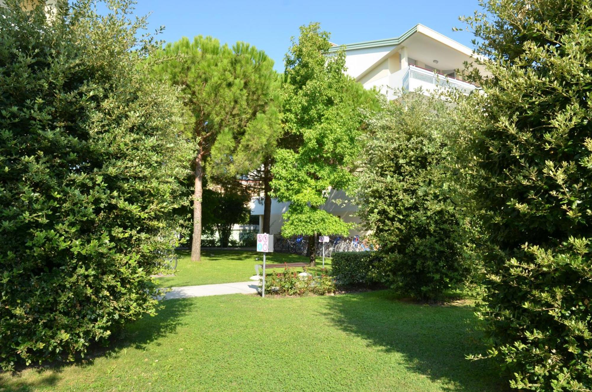 Villaggio Planetarium Resort Bibione Exterior photo