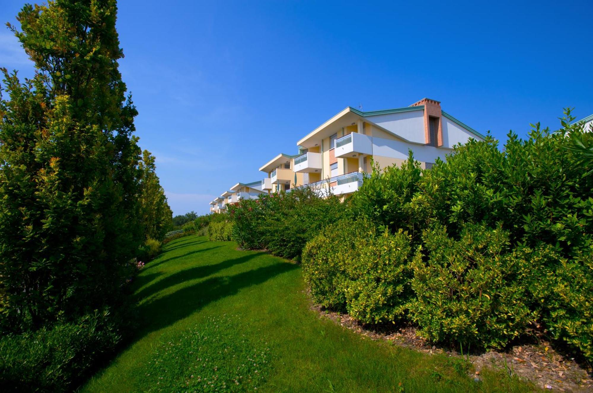 Villaggio Planetarium Resort Bibione Exterior photo
