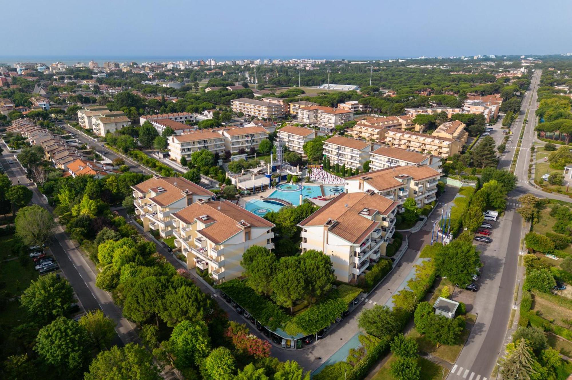 Villaggio Planetarium Resort Bibione Exterior photo